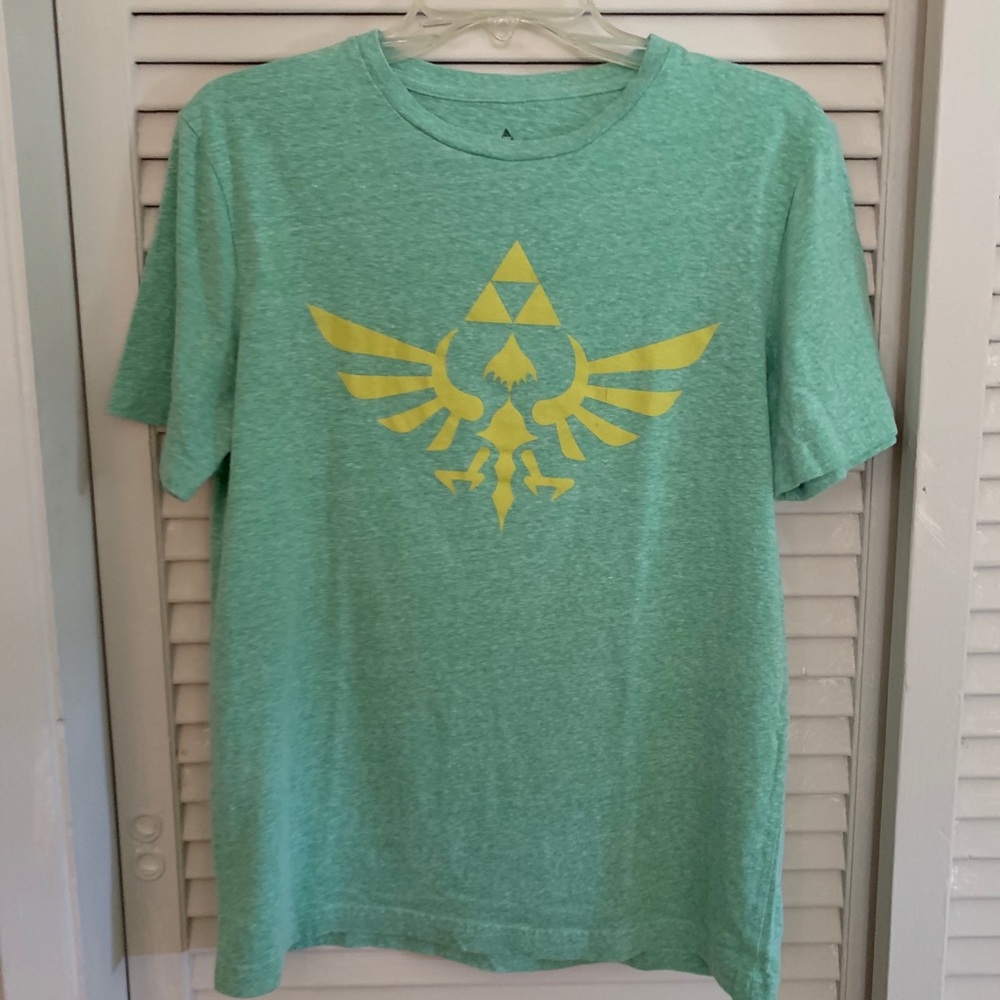 Legend of Zelda t-shirt. Size S